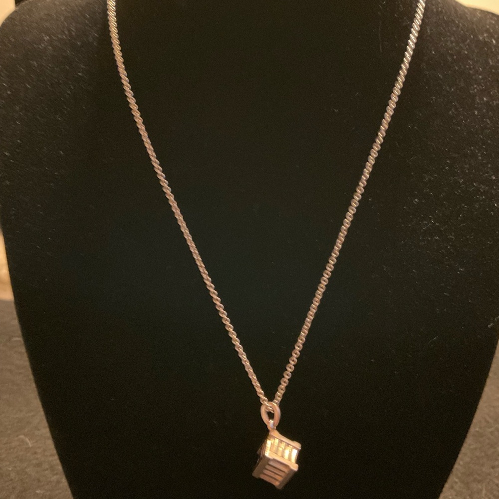 Tiffany & co. Atlas necklace